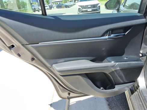 Used 2020 Toyota Camry XSE FWD image 23