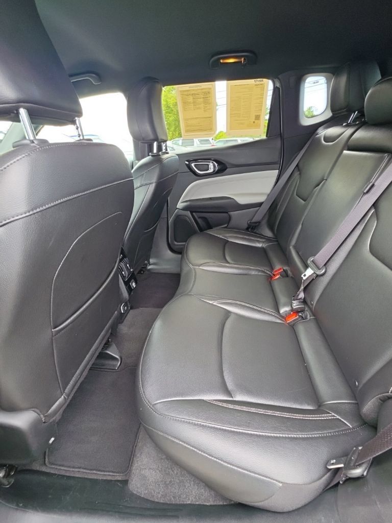 Used 2025 Jeep Compass Limited AWD/4WD image 16
