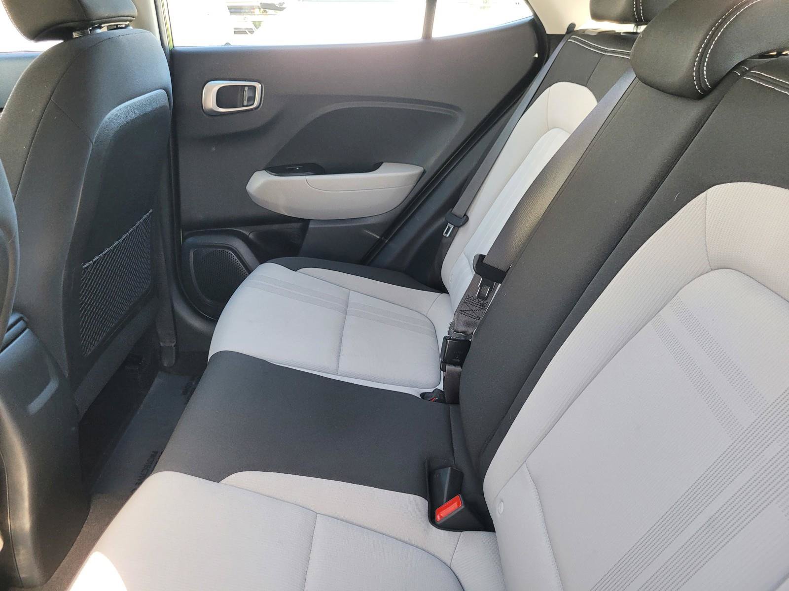 Used 2023 Hyundai Venue SEL FWD image 15