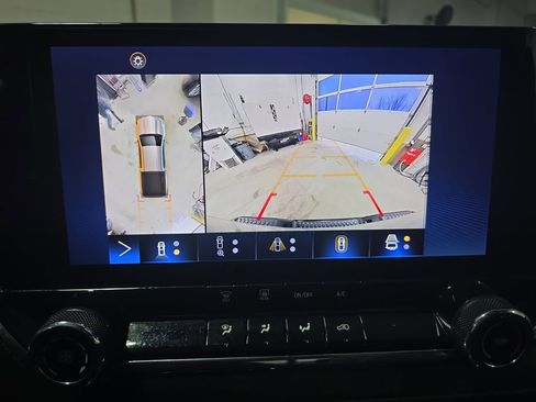 Used 2023 Chevrolet Colorado Trail Boss w/ Technology Package image 24