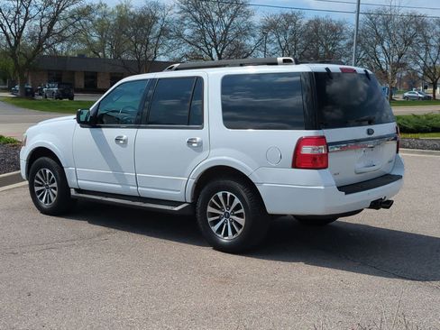 Used 2017 Ford Expedition XLT AWD/4WD image 6