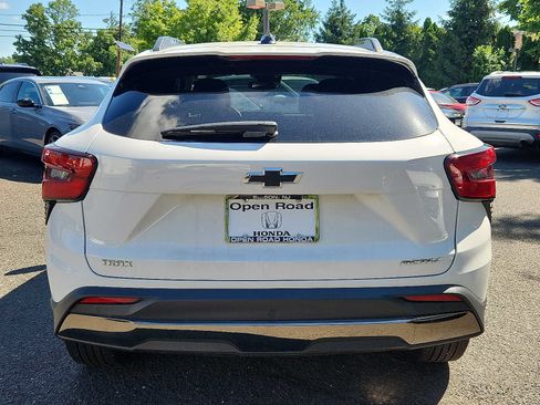 Used 2025 Chevrolet Trax ACTIV w/ Sunroof Package FWD image 5