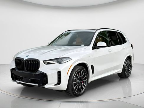 New 2026 BMW X5 xDrive50e w/ M Sport Package AWD/4WD image 1