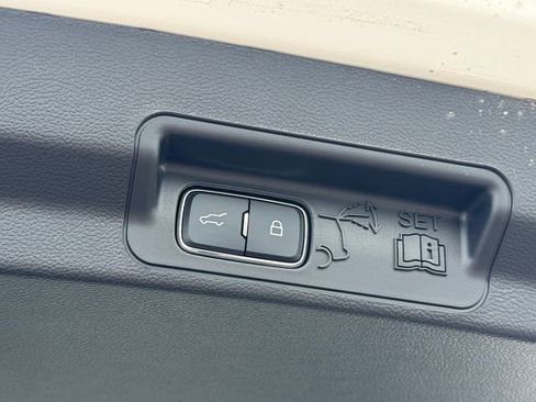 New 2026 Ford Explorer Active w/ Active Comfort Package image 6