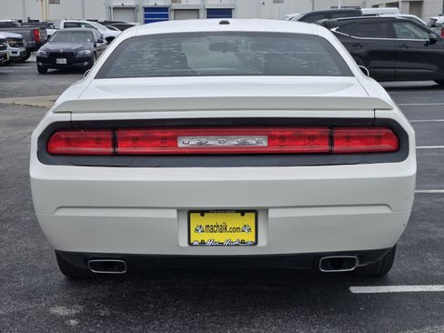 Used 2009 Dodge Challenger R/T RWD image 7