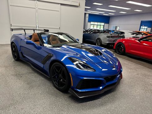 Used 2019 Chevrolet Corvette ZR1 RWD image 4