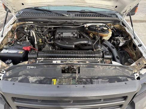 Used 2005 Ford F250 XL image 14