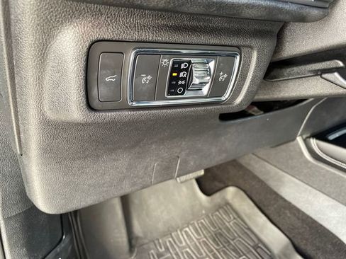 Used 2021 Lincoln Corsair AWD w/ Premium Package image 27