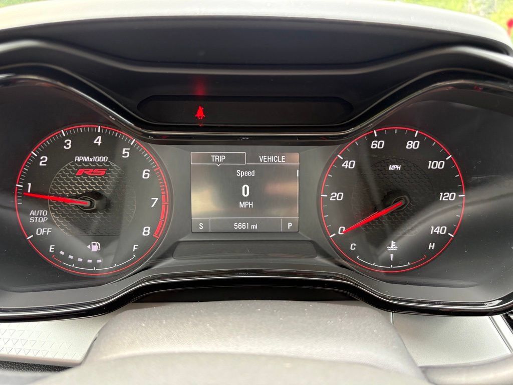 Used 2025 Chevrolet Trax RS w/ Sunroof Package FWD image 20