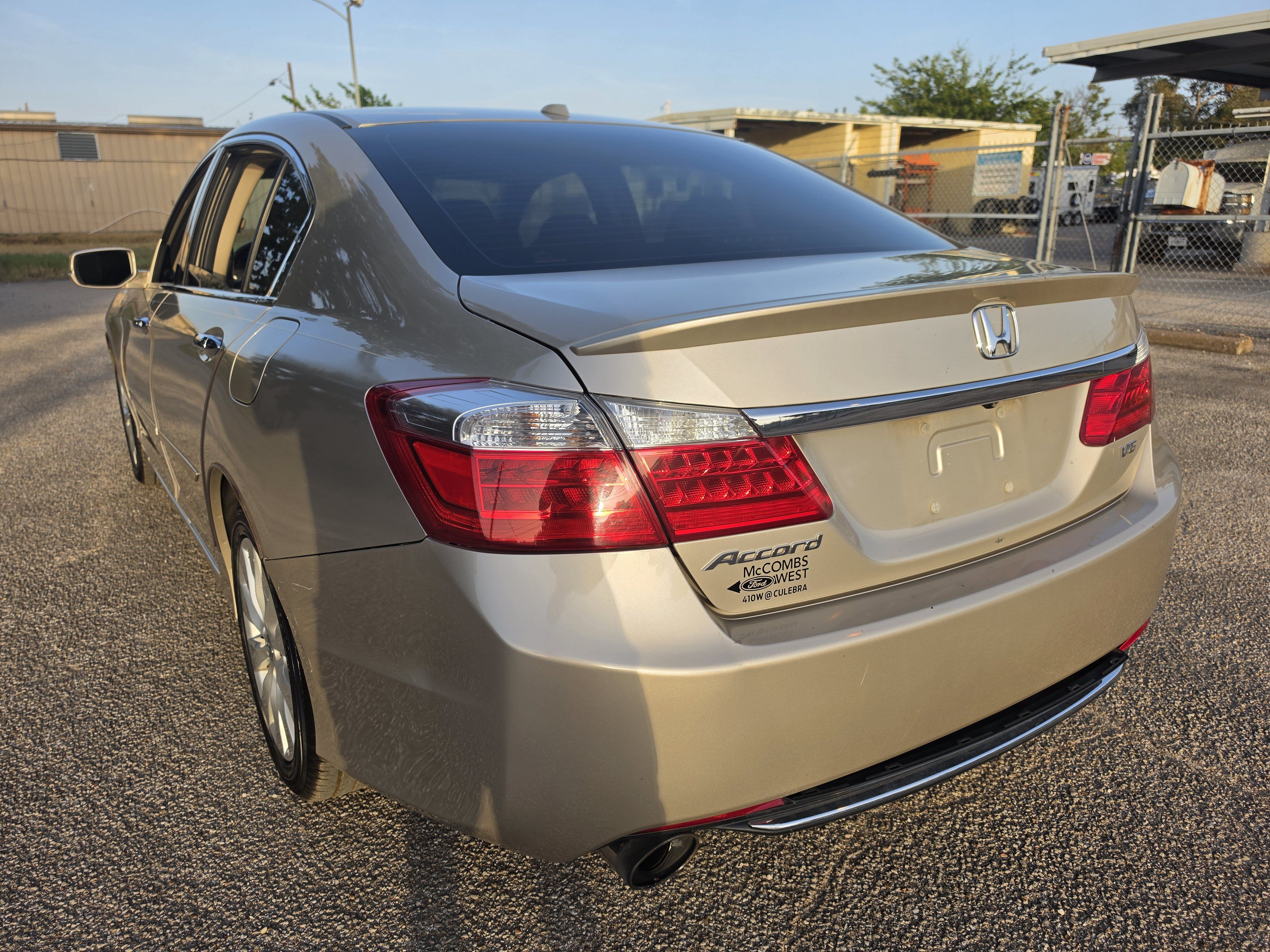Used 2015 Honda Accord EX-L image 5