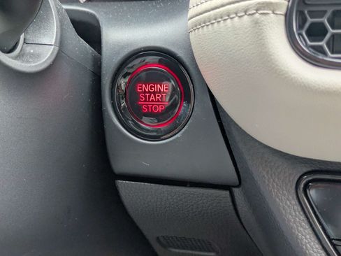Certified 2026 Honda HR-V LX image 33