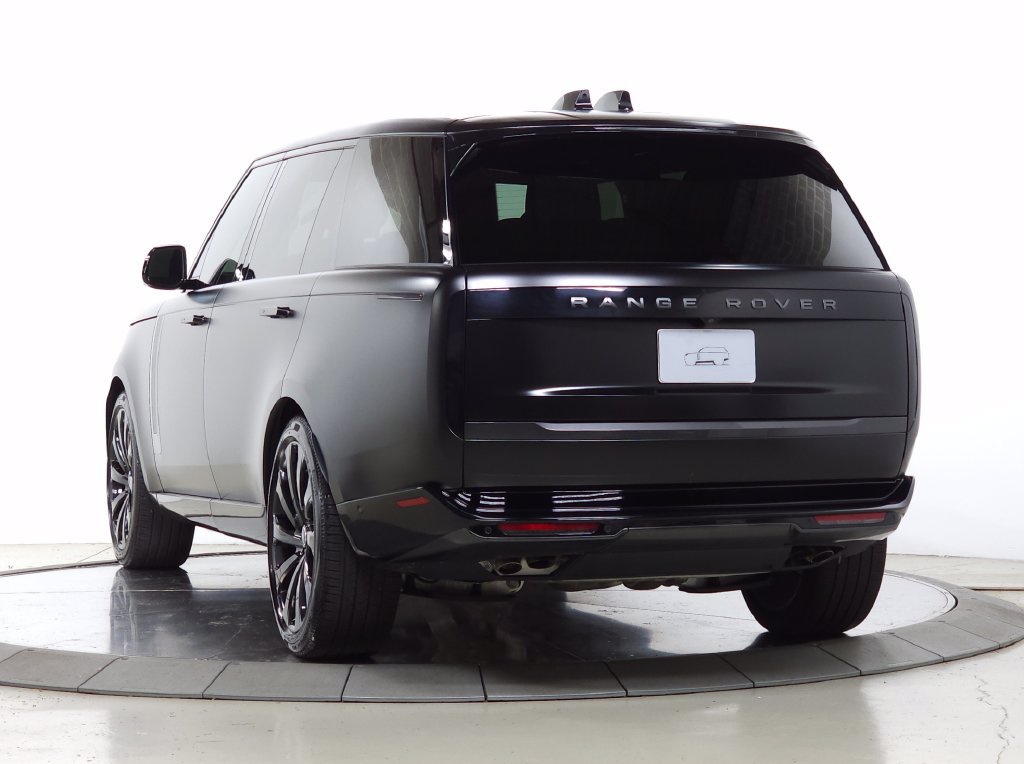 Used 2025 Land Rover Range Rover Long Wheelbase SE AWD/4WD image 3