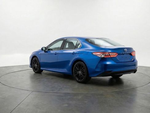 Used 2025 Toyota Camry SE FWD image 6