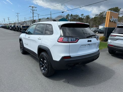 Used 2022 Jeep Cherokee Latitude AWD/4WD image 6
