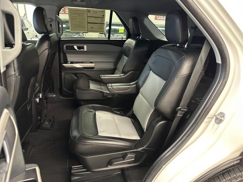Certified 2023 Ford Explorer XLT w/ Equipment Group 202A image 5