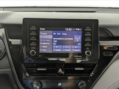 Used 2021 Toyota Camry SE image 29