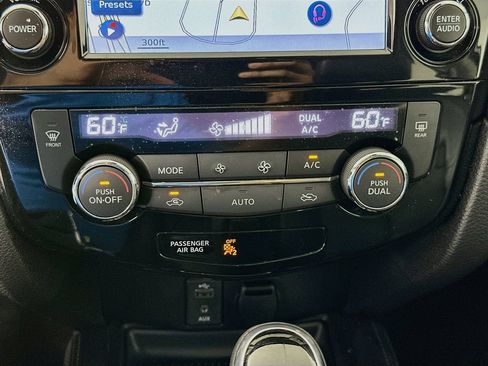 Used 2017 Nissan Rogue SL w/ SL Premium Package AWD/4WD image 16