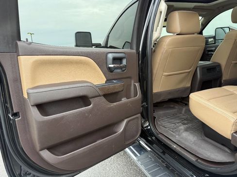 Used 2018 GMC Sierra 2500 Denali w/ Duramax Plus Package image 12
