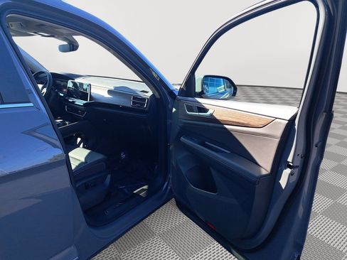 New 2025 Volkswagen Atlas SEL image 17