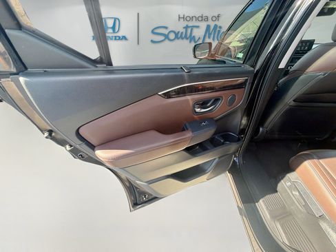 Certified 2023 Honda Pilot Elite image 26