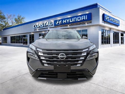 Used 2024 Nissan Rogue Platinum w/ Platinum Premium Package image 9