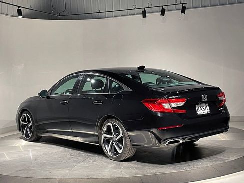 Used 2018 Honda Accord Sport image 14