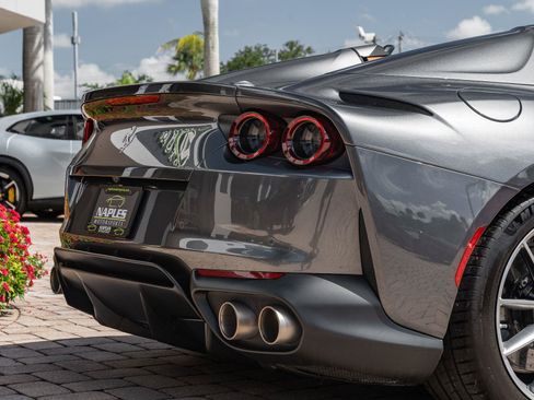Used 2022 Ferrari 812 GTS RWD image 17