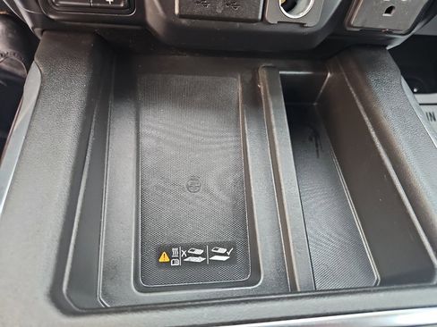 Used 2022 GMC Sierra 3500 Denali w/ Denali Ultimate Package image 22