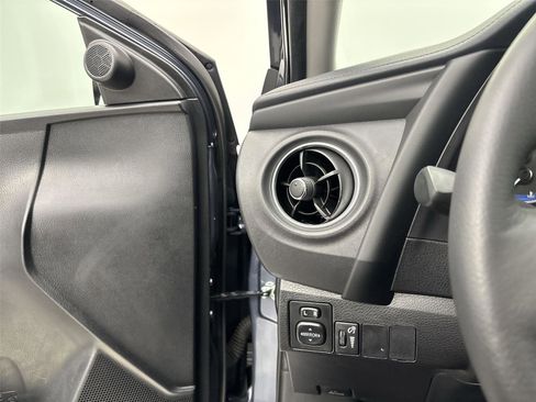 Used 2017 Toyota Corolla XSE image 31