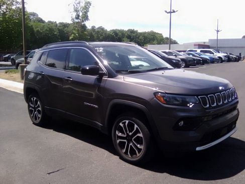 Used 2022 Jeep Compass Limited AWD/4WD image 1