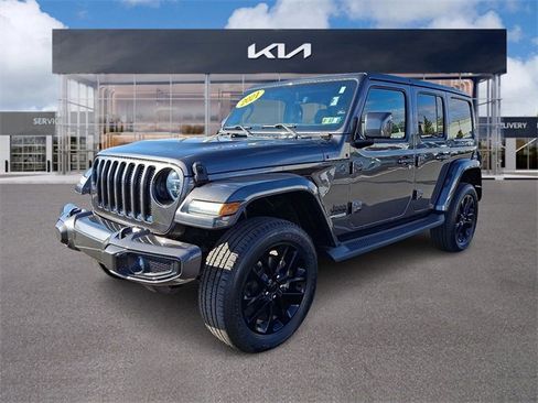 Used 2021 Jeep Wrangler Unlimited Sahara image 3