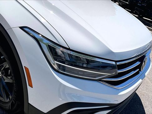 Used 2024 Volkswagen Tiguan SE image 29