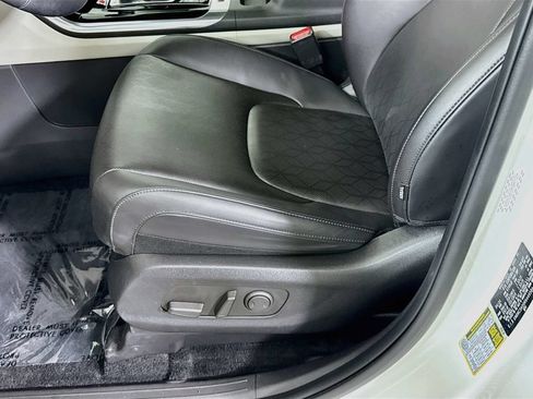 Certified 2024 Kia Carnival EX FWD image 25