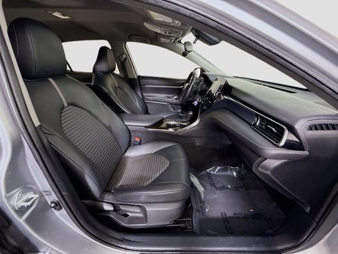 Used 2022 Toyota Camry SE image 28