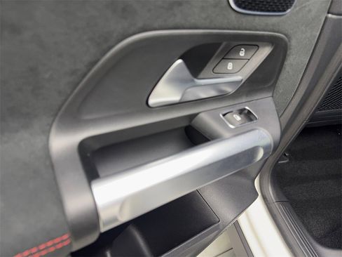 Used 2024 Mercedes-Benz EQB 250+ image 35