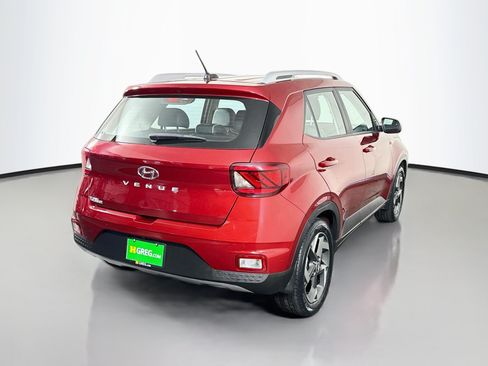 Used 2024 Hyundai Venue Limited FWD image 10