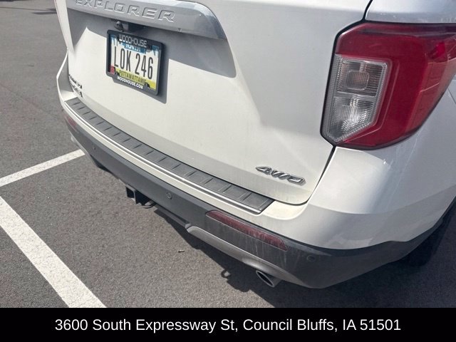 Used 2021 Ford Explorer Limited w/ Equipment Group 301A AWD/4WD image 11