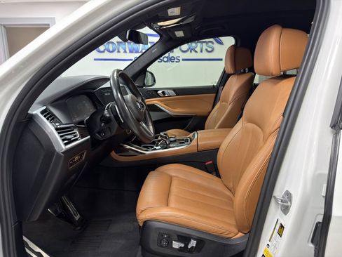 Used 2021 BMW X7 xDrive40i w/ M Sport Package AWD/4WD image 9