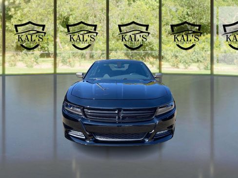 Used 2016 Dodge Charger SXT w/ Rallye Group image 2