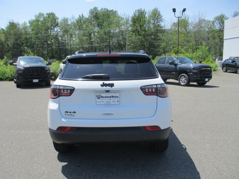 Used 2023 Jeep Compass Latitude w/ Convenience Group AWD/4WD image 6
