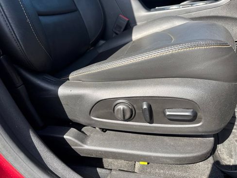 Used 2018 Chevrolet Equinox Premier AWD/4WD image 12