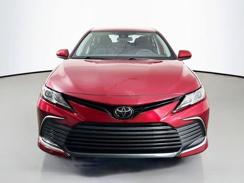 Used 2022 Toyota Camry LE image 2