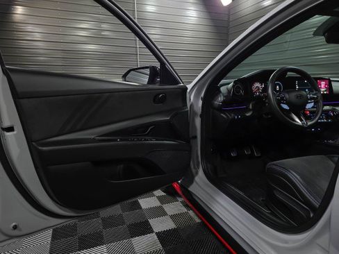 Used 2025 Hyundai Elantra N image 31