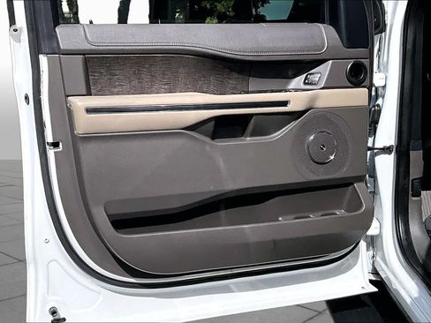 Used 2021 Ford Expedition Limited RWD image 26