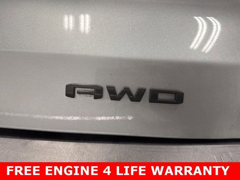 Used 2023 GMC Acadia SLE image 33