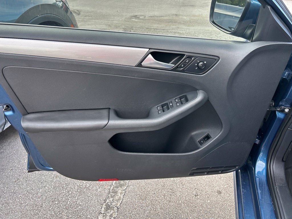 Used 2017 Volkswagen Jetta S FWD image 16