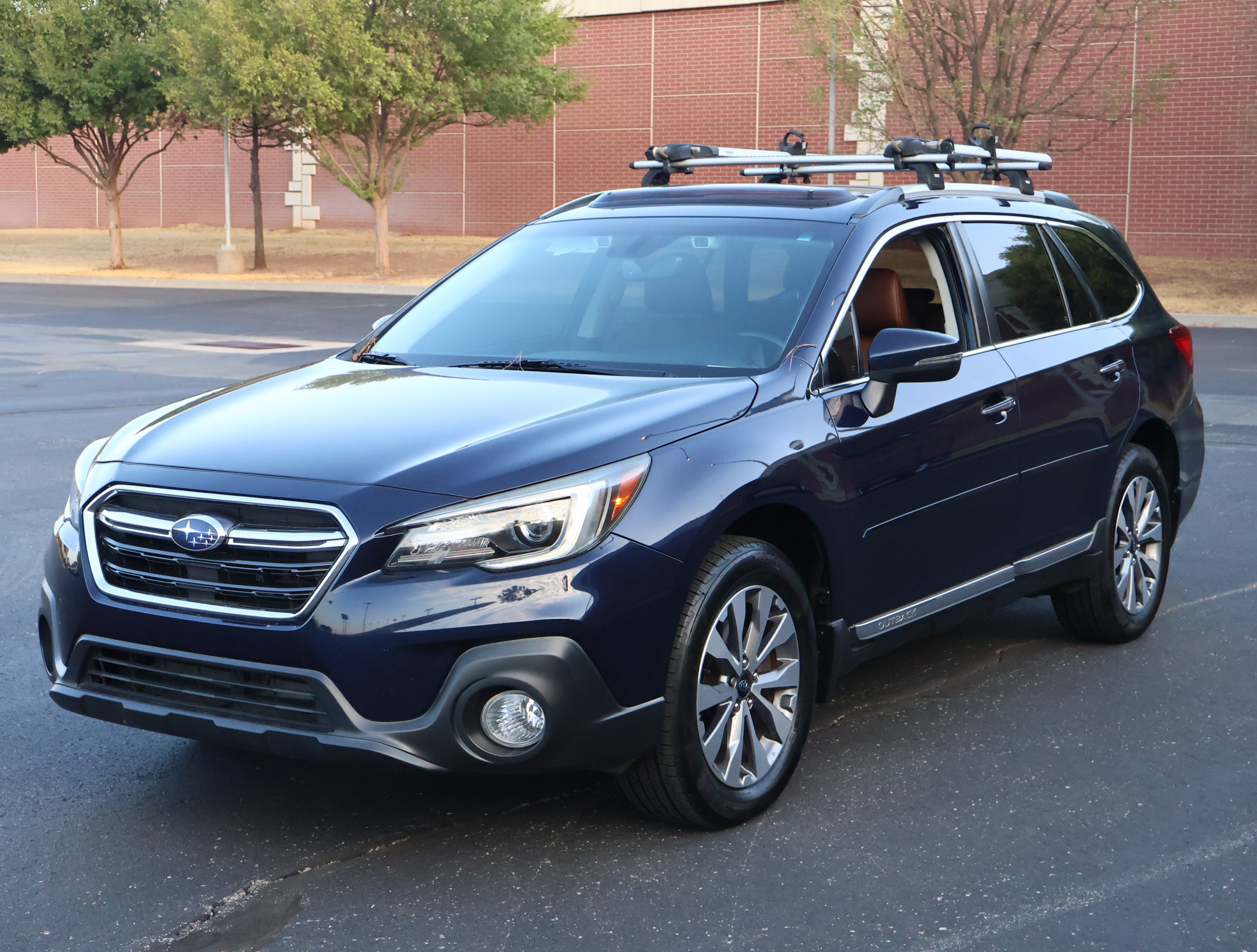 Used 2018 Subaru Outback 3.6R Touring AWD/4WD image 35