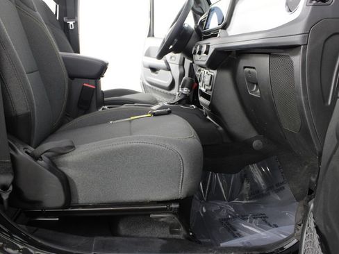 Used 2025 Jeep Wrangler Unlimited Sahara w/ Safety Group AWD/4WD image 19