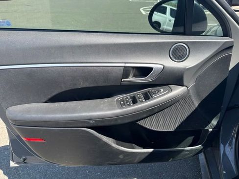 Used 2022 Hyundai Sonata SE w/ Preferred Accessory Package FWD image 10