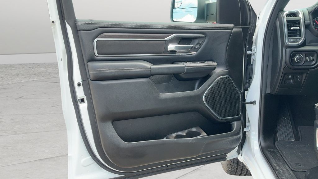 Used 2026 RAM 1500 Laramie AWD/4WD image 18